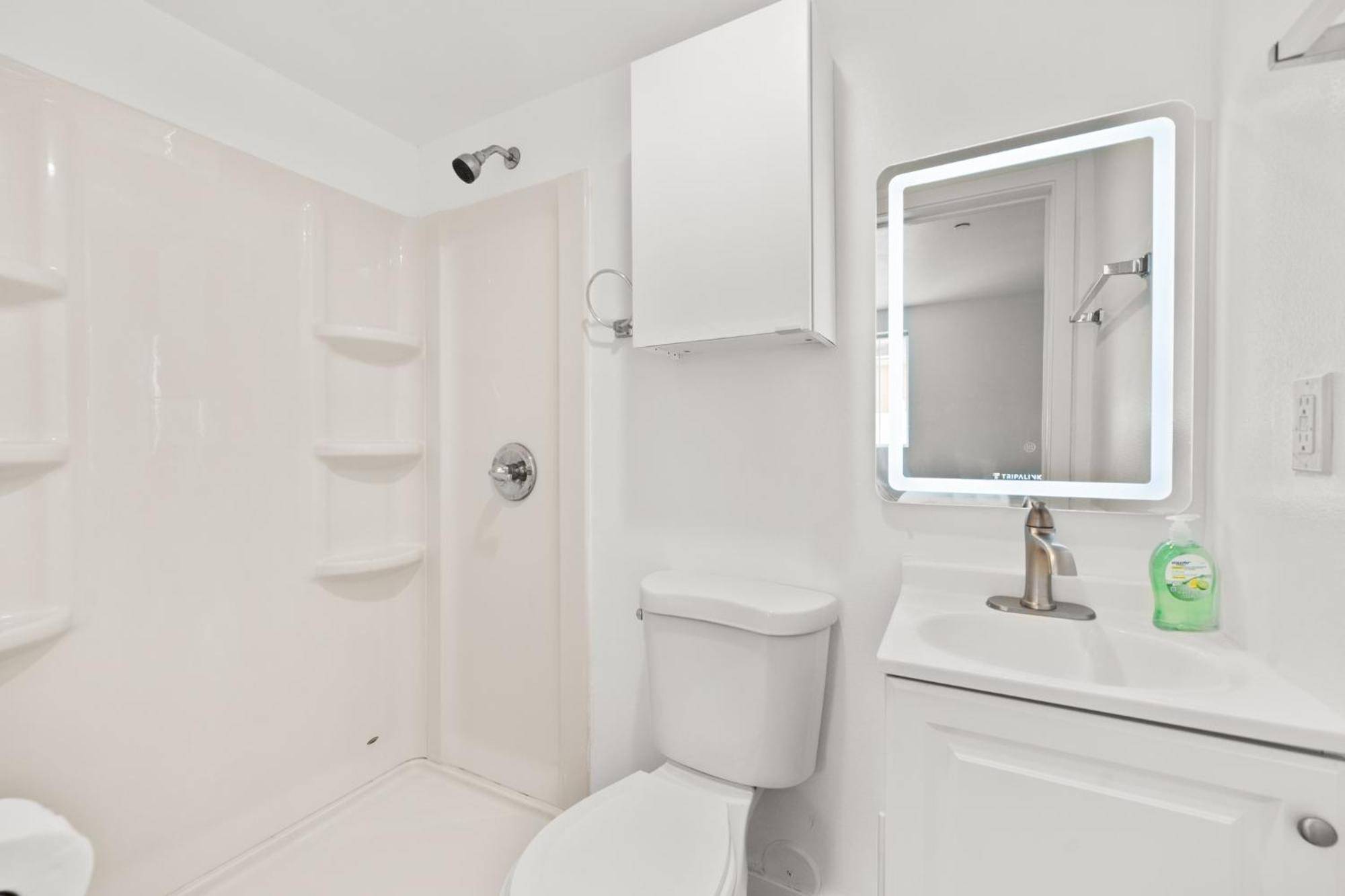 Modern Getaway In The Heart Of La Near Usc, Private Room With Share Living Room And Kitchen Los Angeles Esterno foto