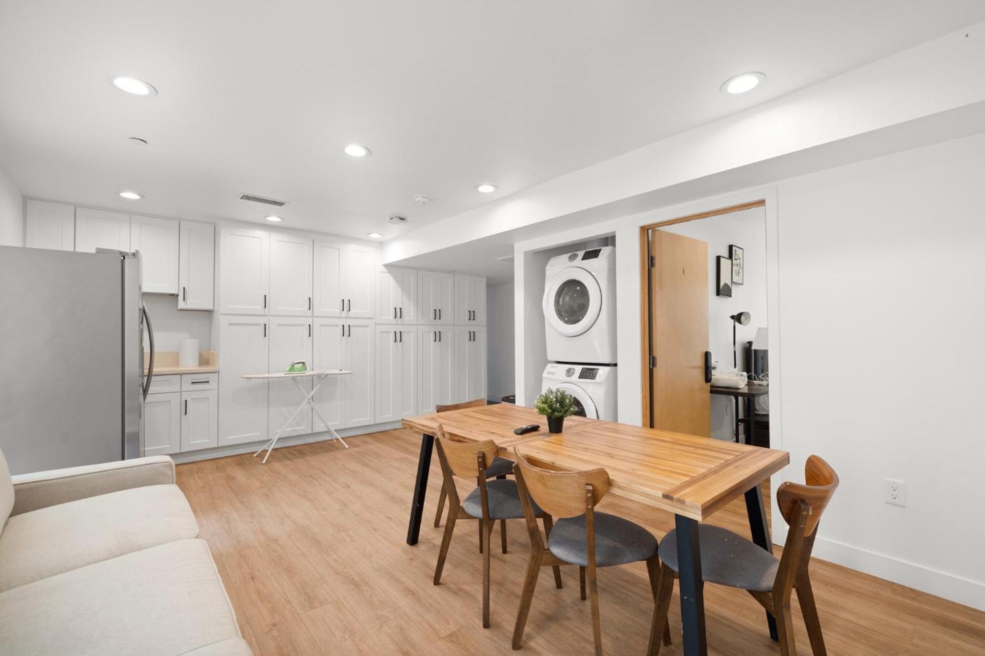 Modern Getaway In The Heart Of La Near Usc, Private Room With Share Living Room And Kitchen Los Angeles Esterno foto