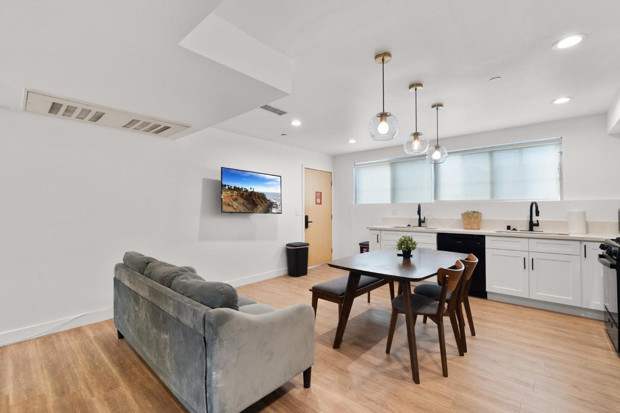 Modern Getaway In The Heart Of La Near Usc, Private Room With Share Living Room And Kitchen Los Angeles Esterno foto