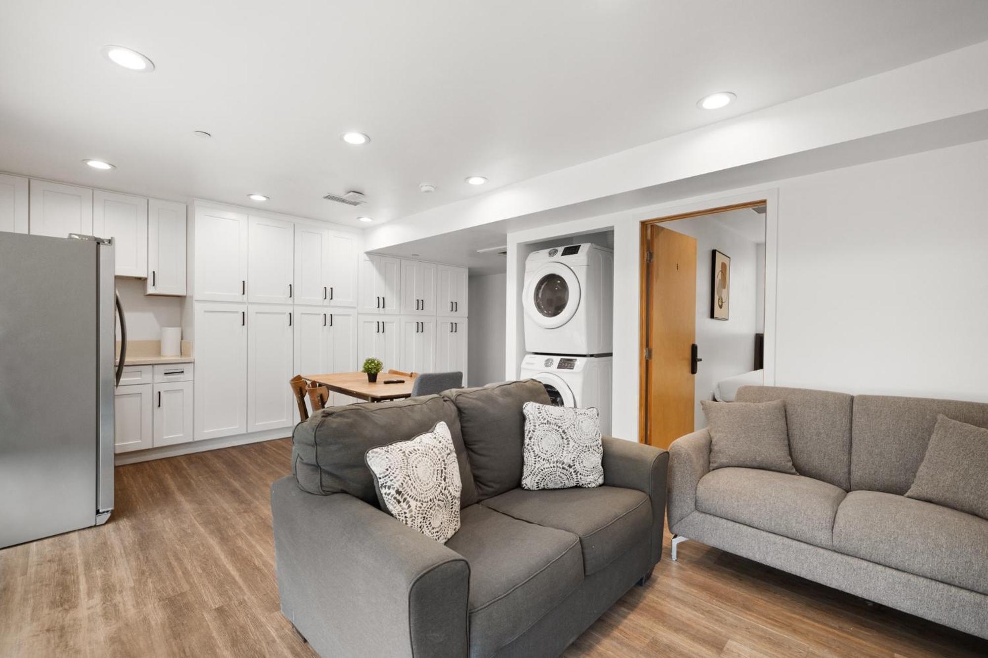 Modern Getaway In The Heart Of La Near Usc, Private Room With Share Living Room And Kitchen Los Angeles Esterno foto