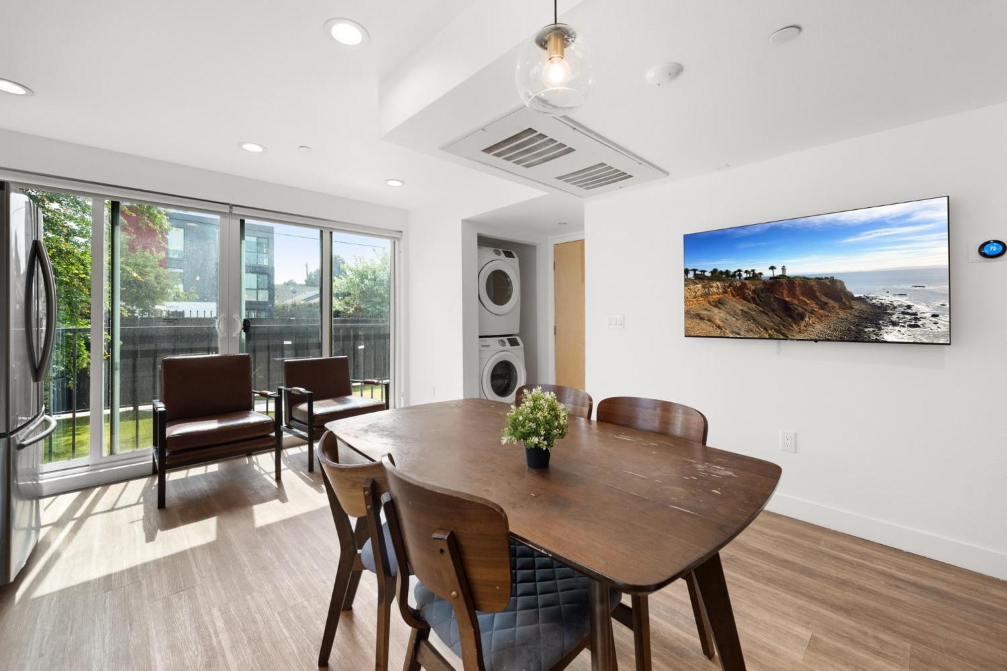 Modern Getaway In The Heart Of La Near Usc, Private Room With Share Living Room And Kitchen Los Angeles Esterno foto