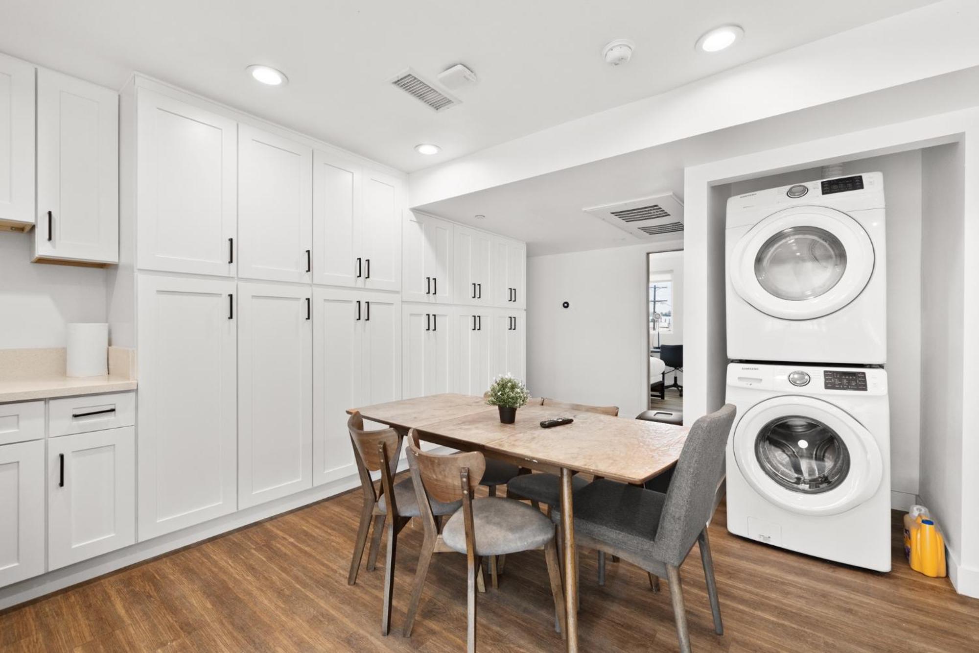 Modern Getaway In The Heart Of La Near Usc, Private Room With Share Living Room And Kitchen Los Angeles Esterno foto